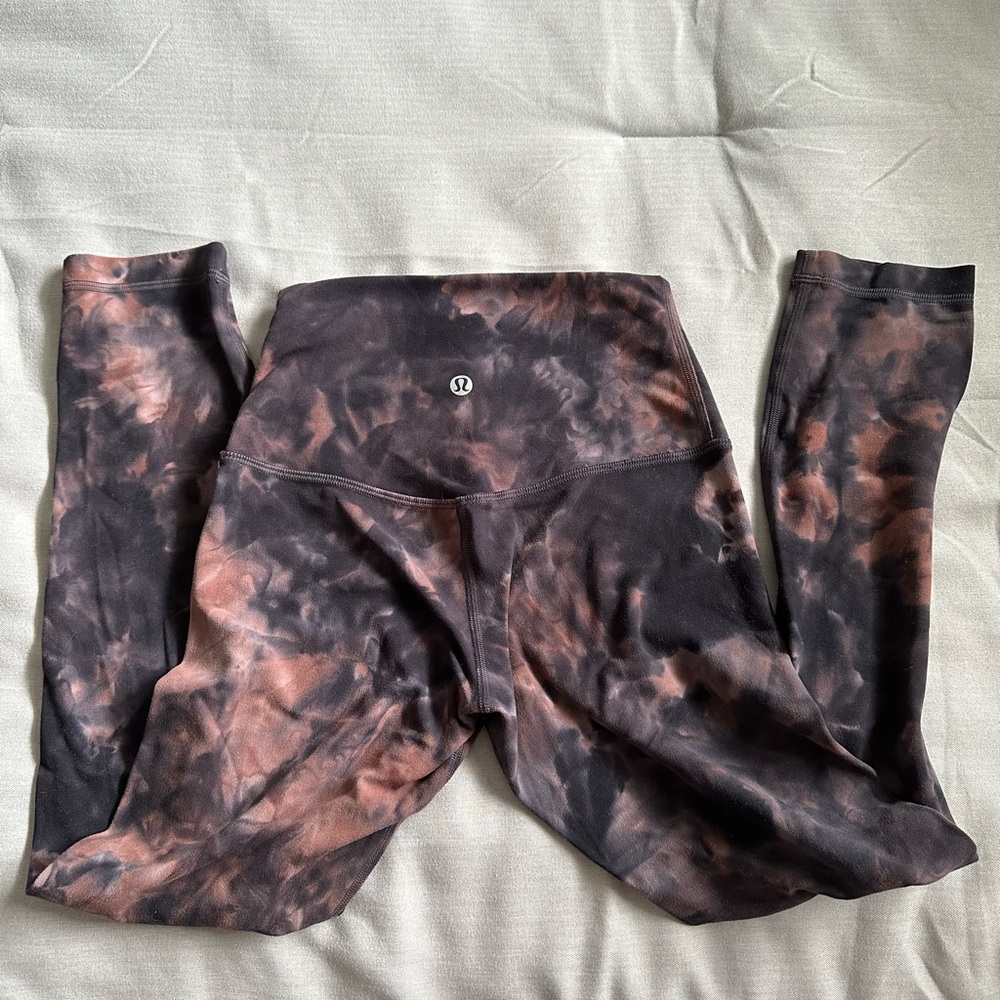 LULULEMON 3/4 leggings - Picture 2 of 3